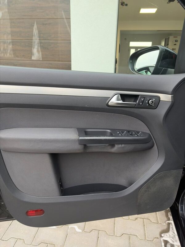 Dveřní panel po čištění